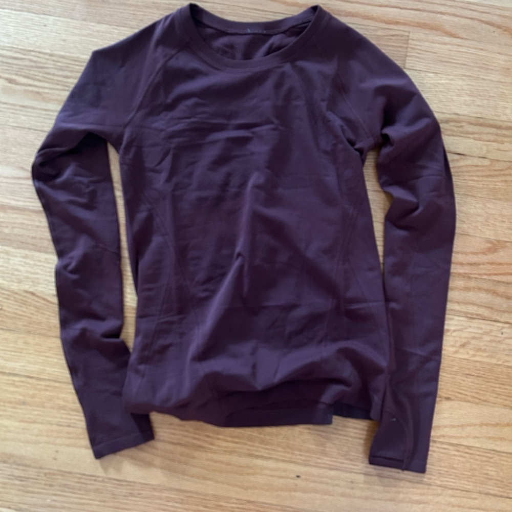 Athleta Momentum Long Sleeved Garnet